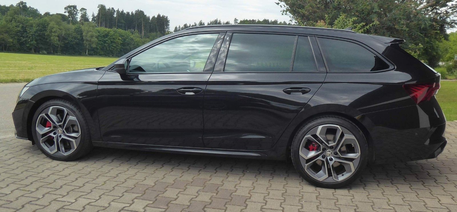 Skoda Octavia Combi RS - Samsaru's Car Outlet