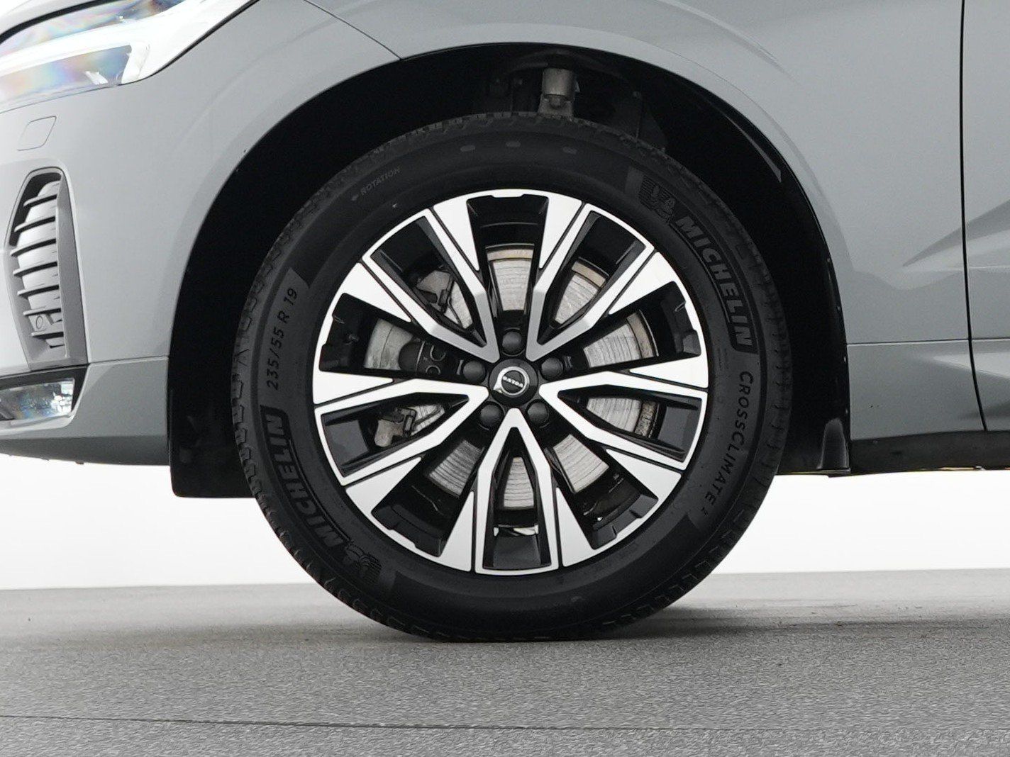 Volvo XC60 B4 AWD Geartronic Plus Dark ACC*BLIS*LEDER