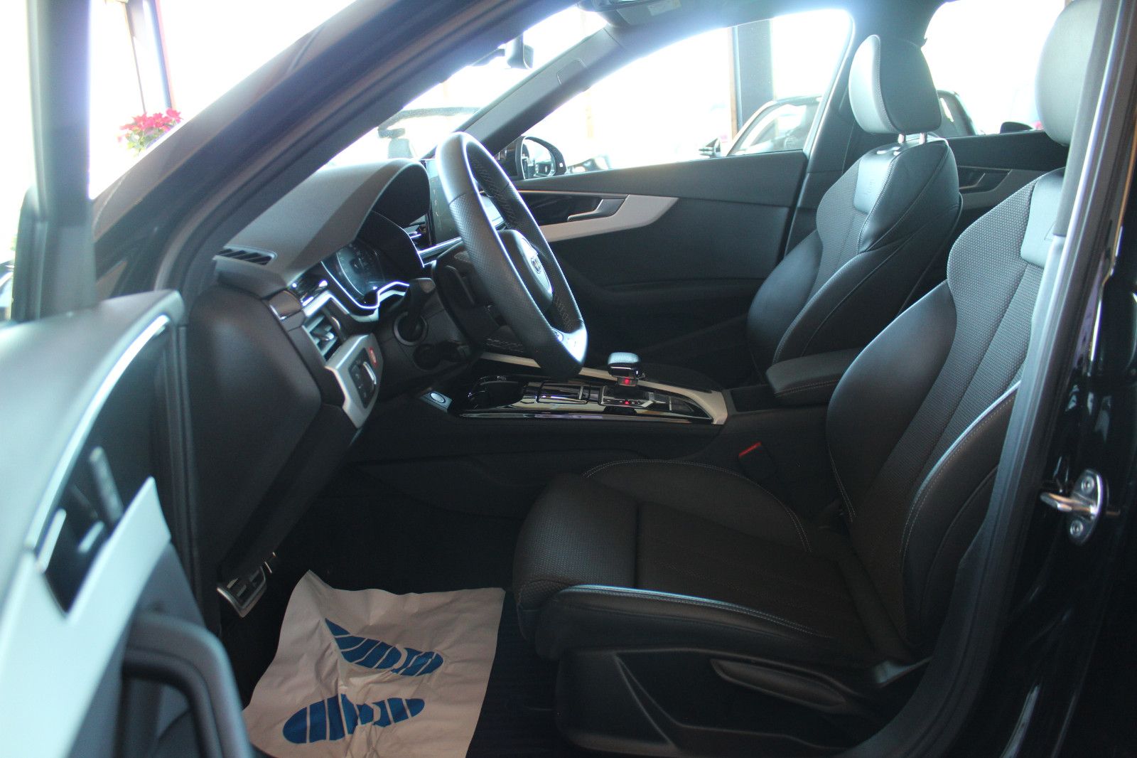 Audi A4 Avant 40 TDI quattro S line - Samsaru's Car Outlet