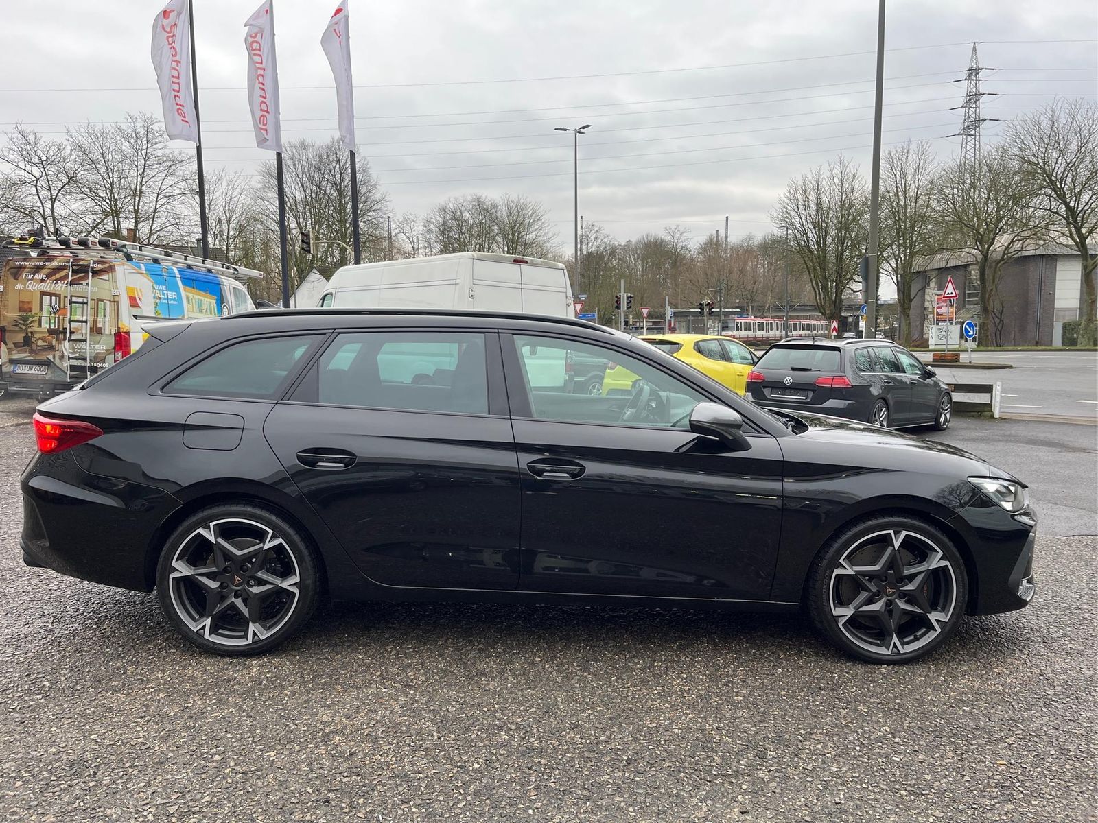 Cupra Leon Sportstourer 2.0 TSI VZ 4Drive - Samsaru's Car Outlet
