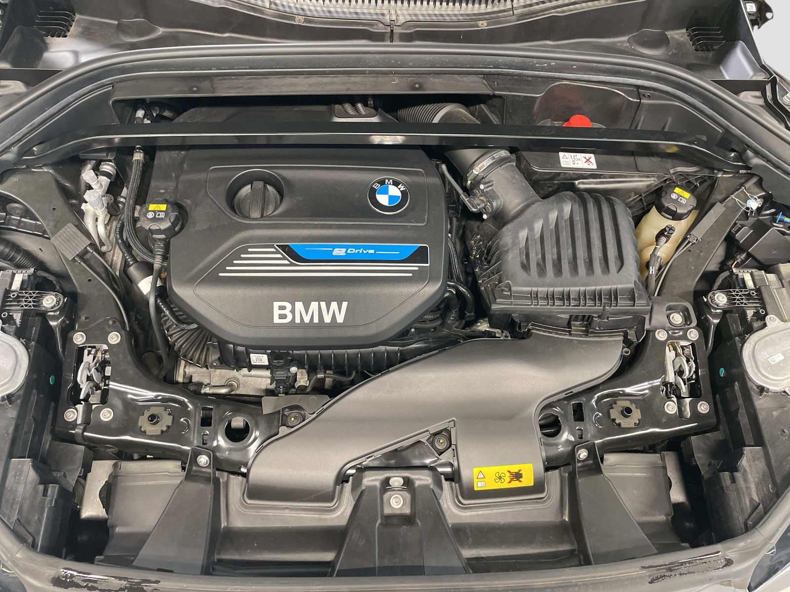 BMW X1 xDrive25e Sport Line - Samsaru's Car Outlet