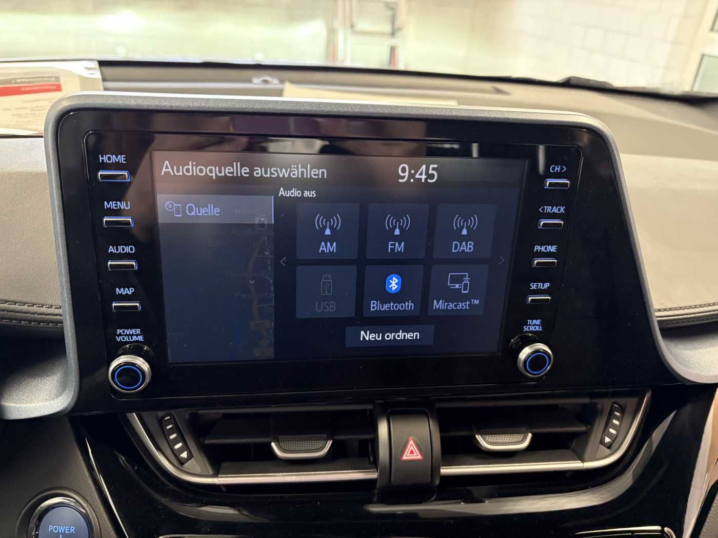 Toyota C-HR Hybrid Style - Samsaru's Car Outlet