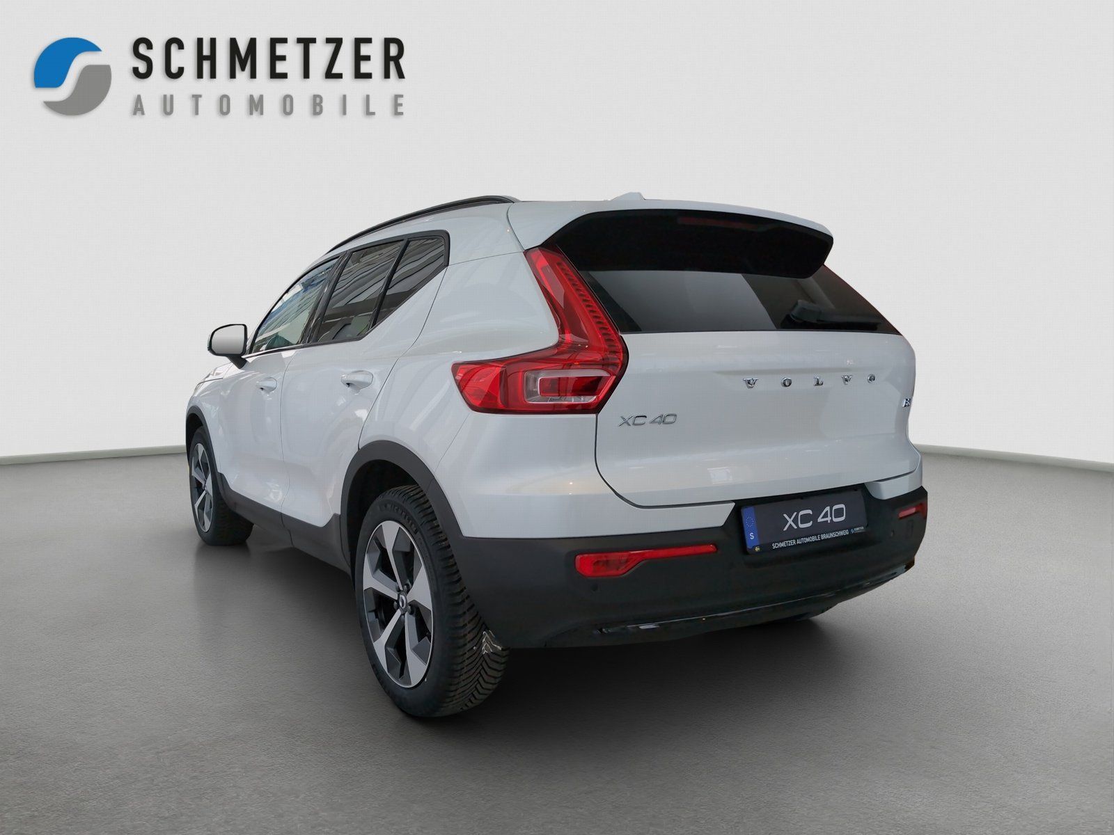 Volvo XC40 B3 Plus Dark - Samsaru's Car Outlet