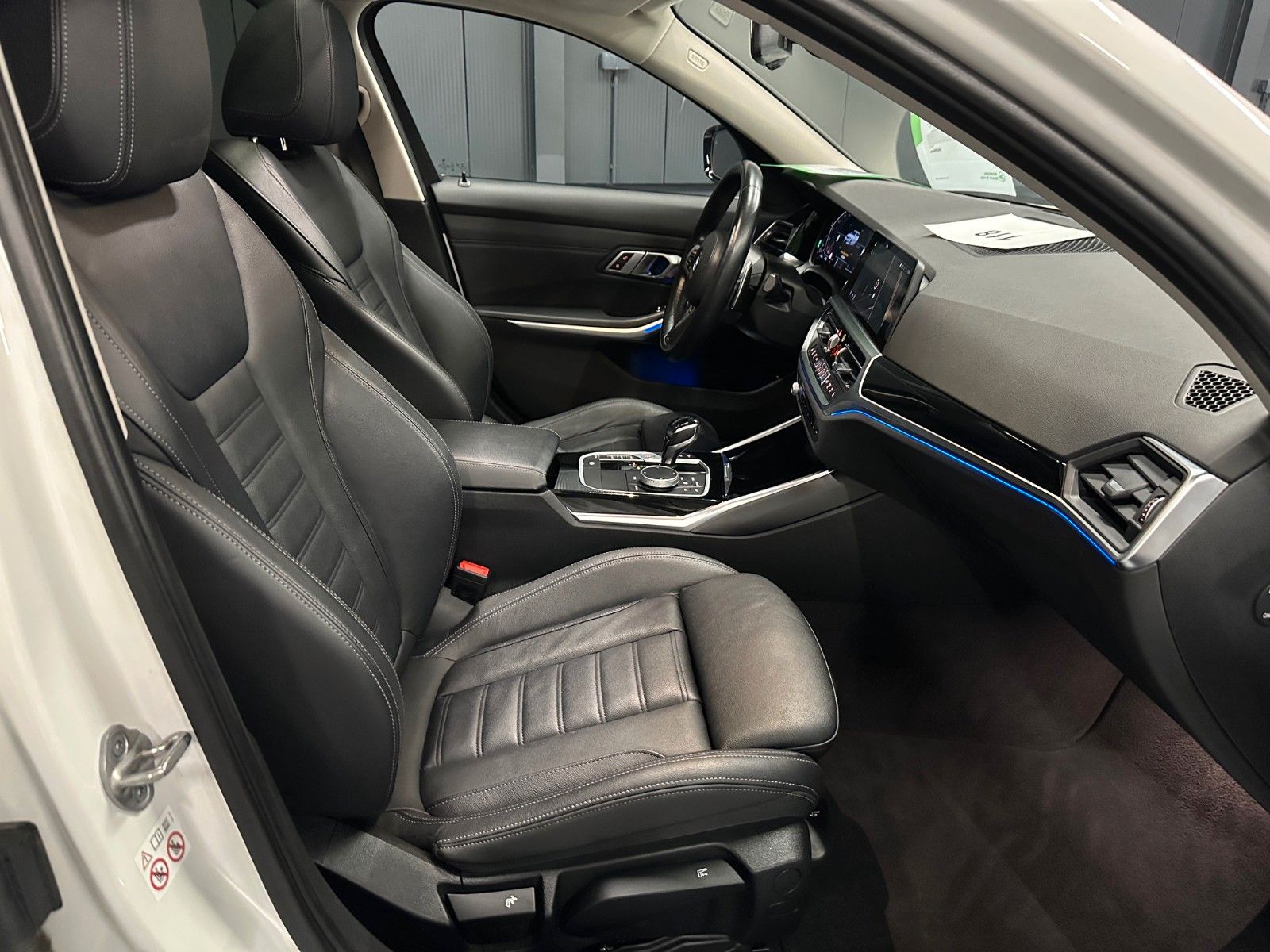 BMW 320d xDrive Sport Line - Samsaru's Car Outlet