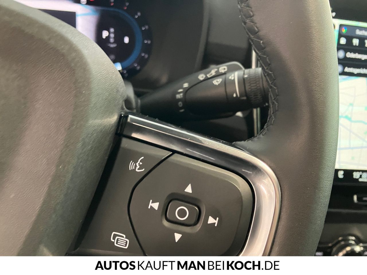 Volvo XC40 B3 DKG Core AHK LED SHZ/LHZ NAVI PDC/CAM!