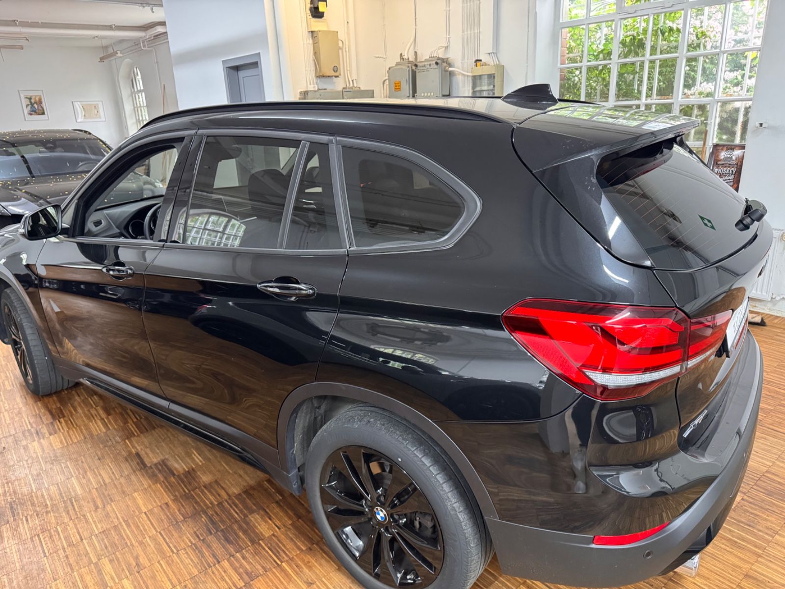 BMW X1 xDrive20d Sport Line - Samsaru's Car Outlet