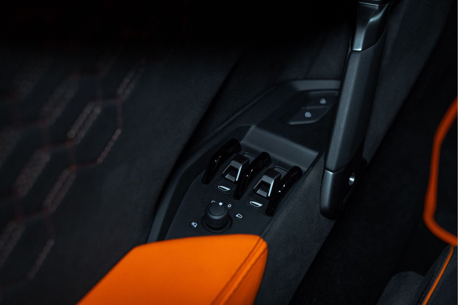 Lamborghini Revuelto - Samsaru's Car Outlet