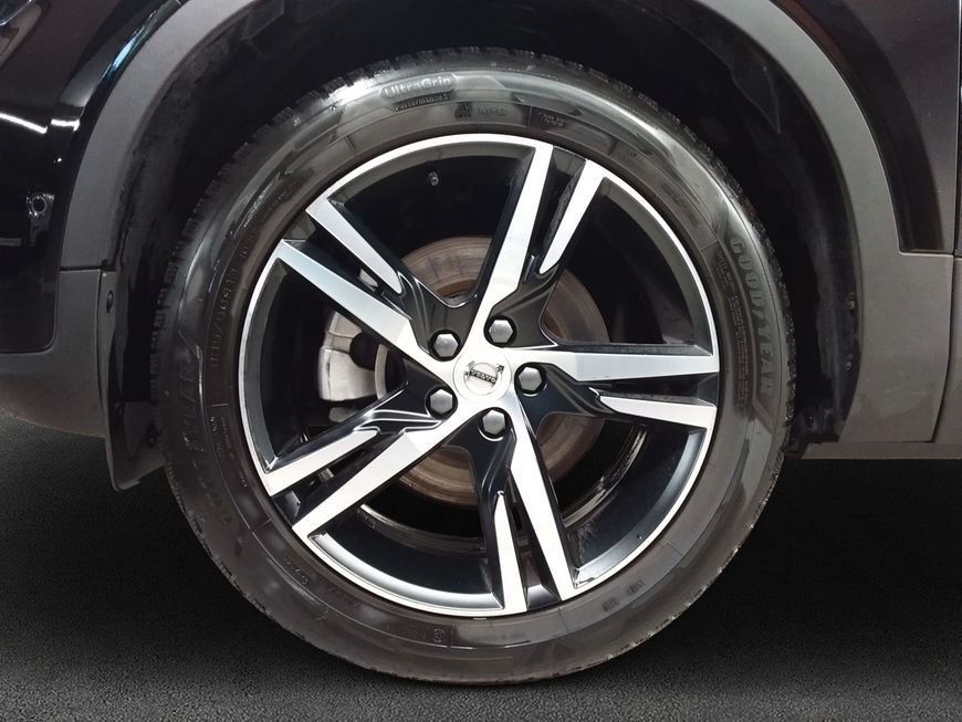 Volvo XC40 B3 B DKG Ultra Black Edition