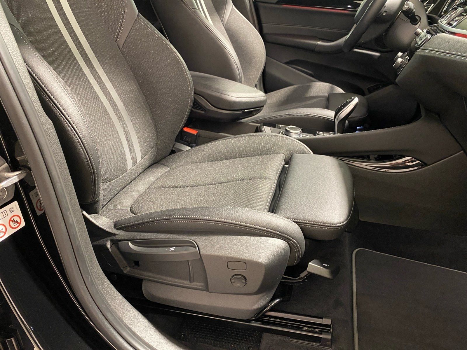 BMW X1 xDrive18d Sport Line - Samsaru's Car Outlet