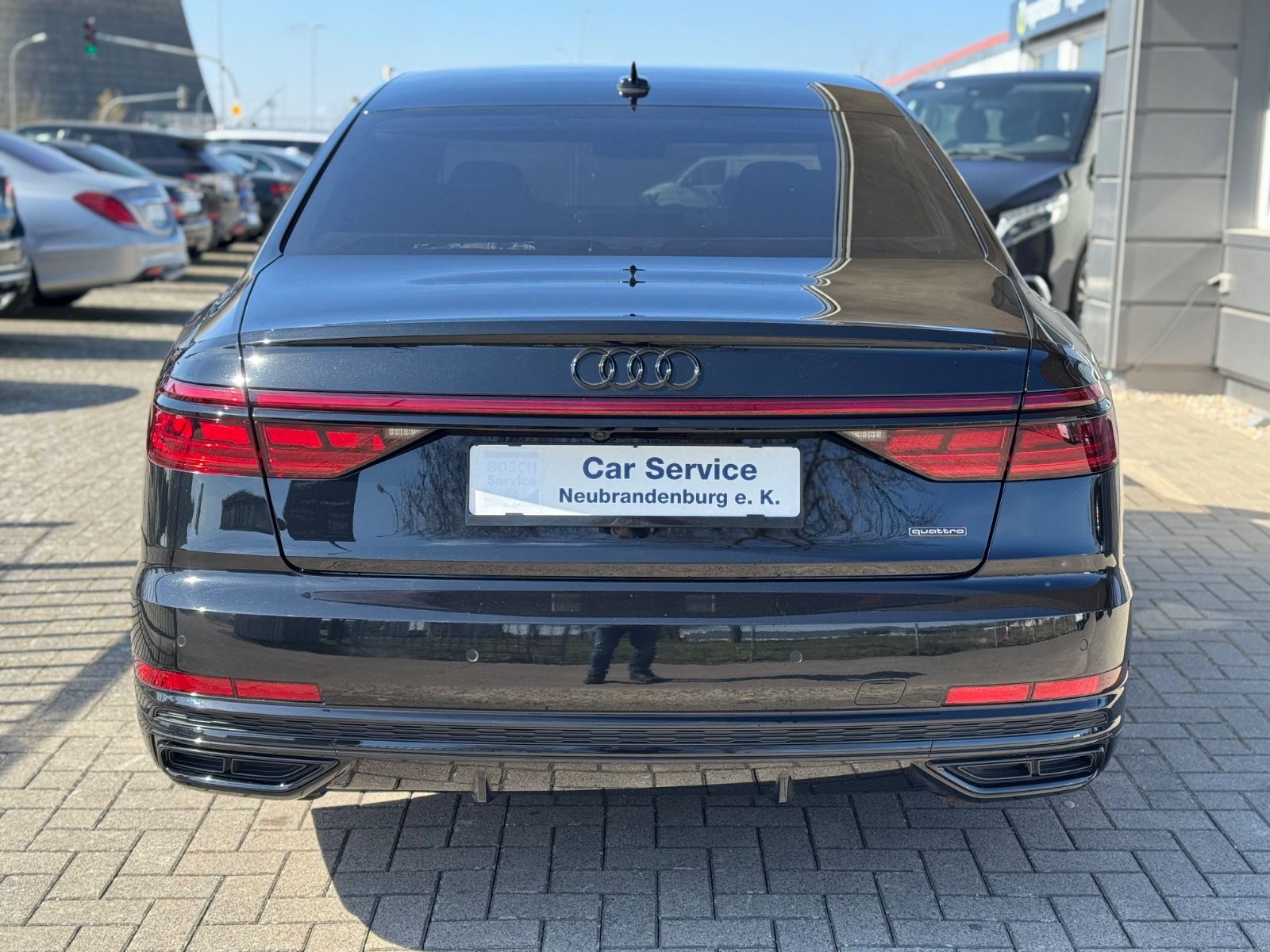 Audi A8L 60 TFSI quattro EXCLUSIVE - Samsaru's Car Outlet