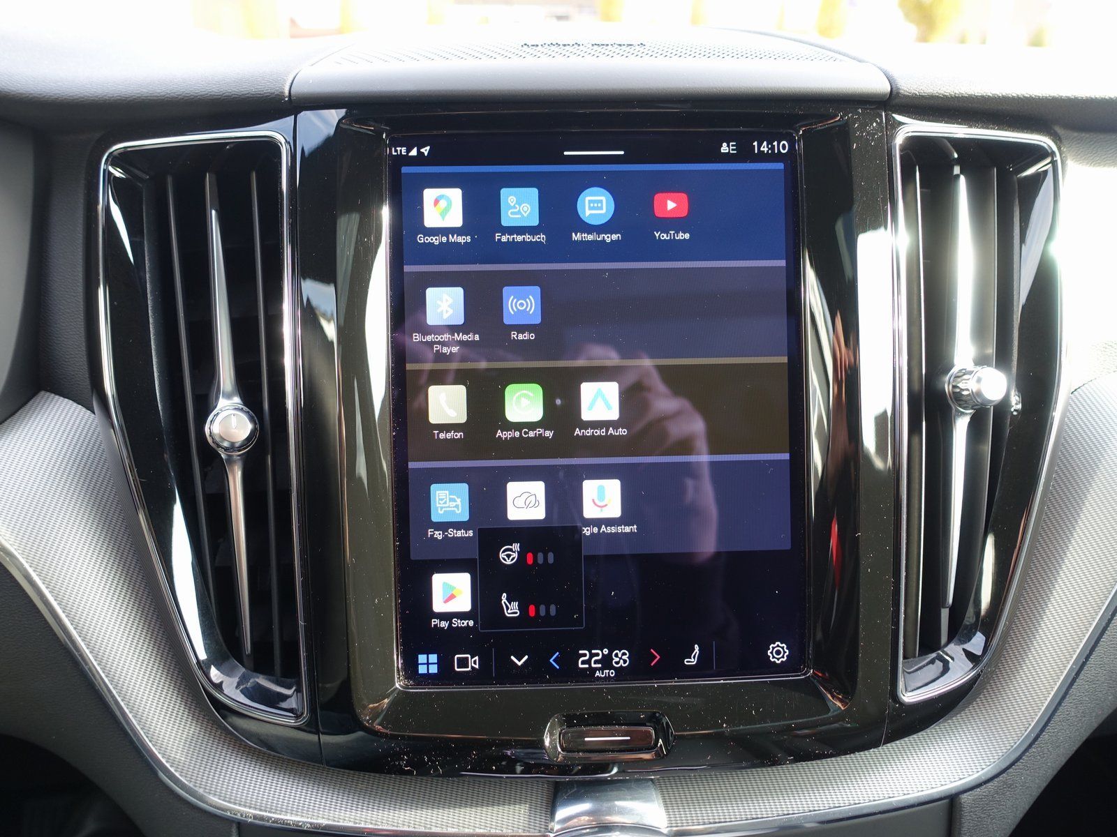 Volvo XC60 B4 Diesel Plus Dark AWD/Pano/AHK/360°/H&K