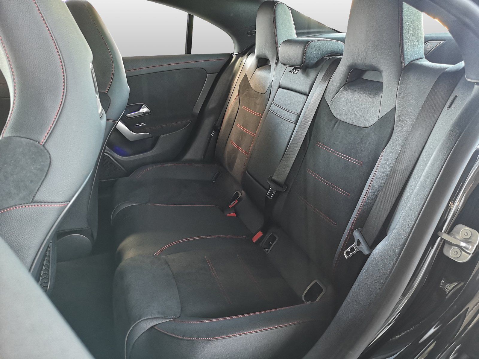 Mercedes-Benz CLA 180 Coupé AMG Line - Samsaru's Car Outlet