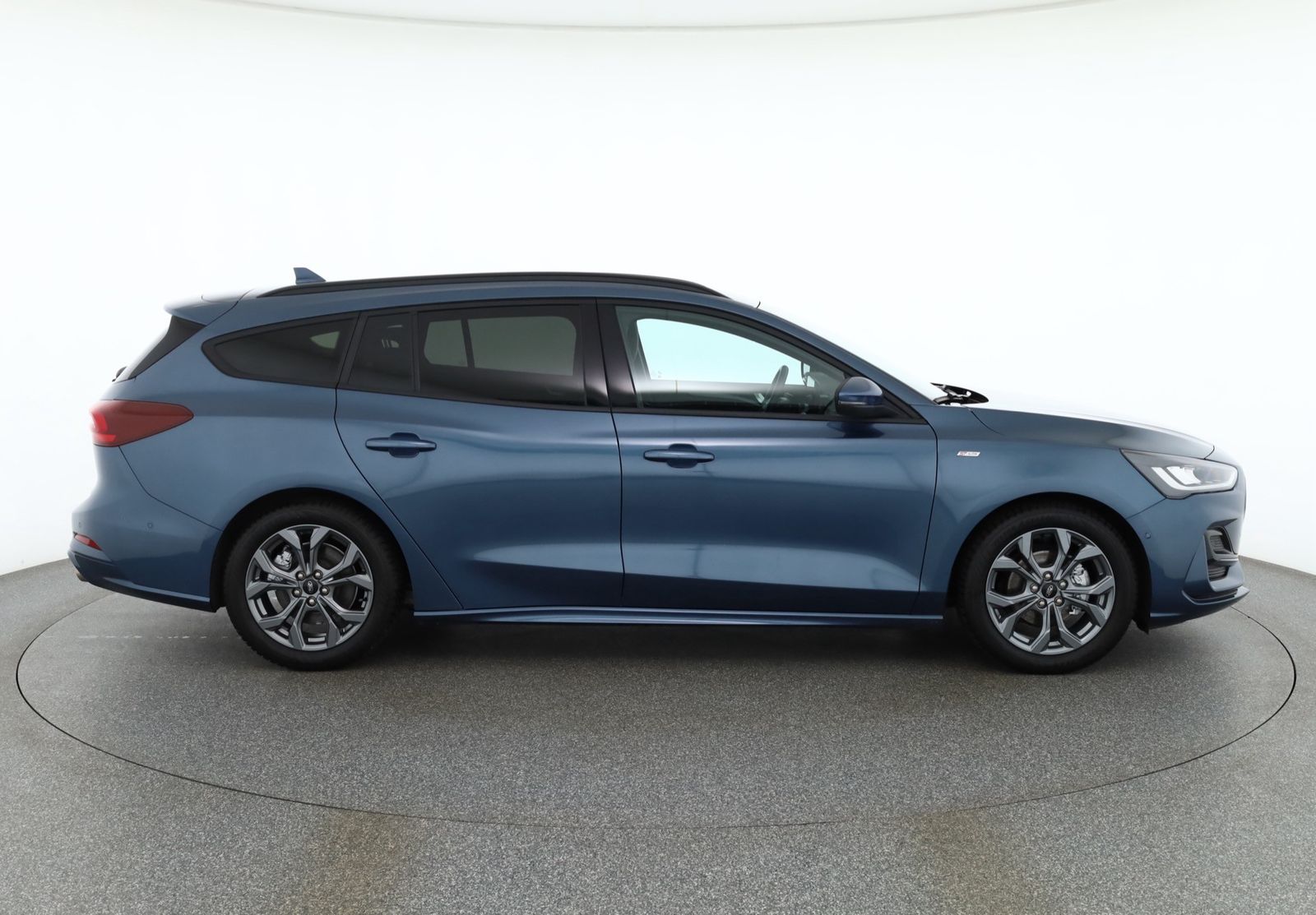 Ford Focus Turnier 1.0 EB ST-Line X LED Navi ACC AHK