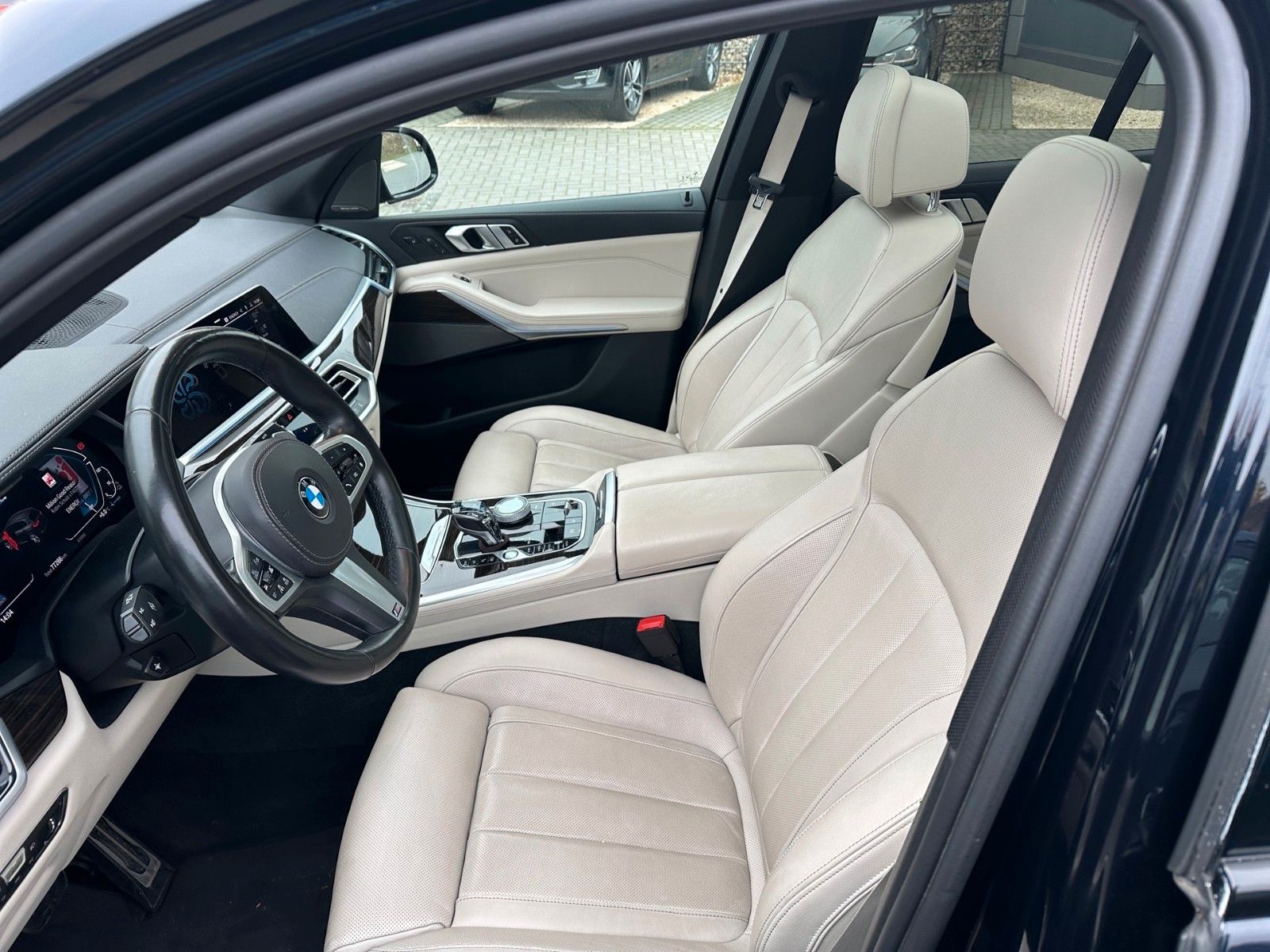 BMW X5 xDrive45e Pano AHK Allwetter Leder Kamera