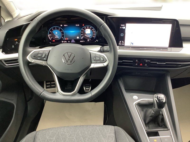 Volkswagen Golf VIII 1.5 TSI Move - Samsaru's Car Outlet