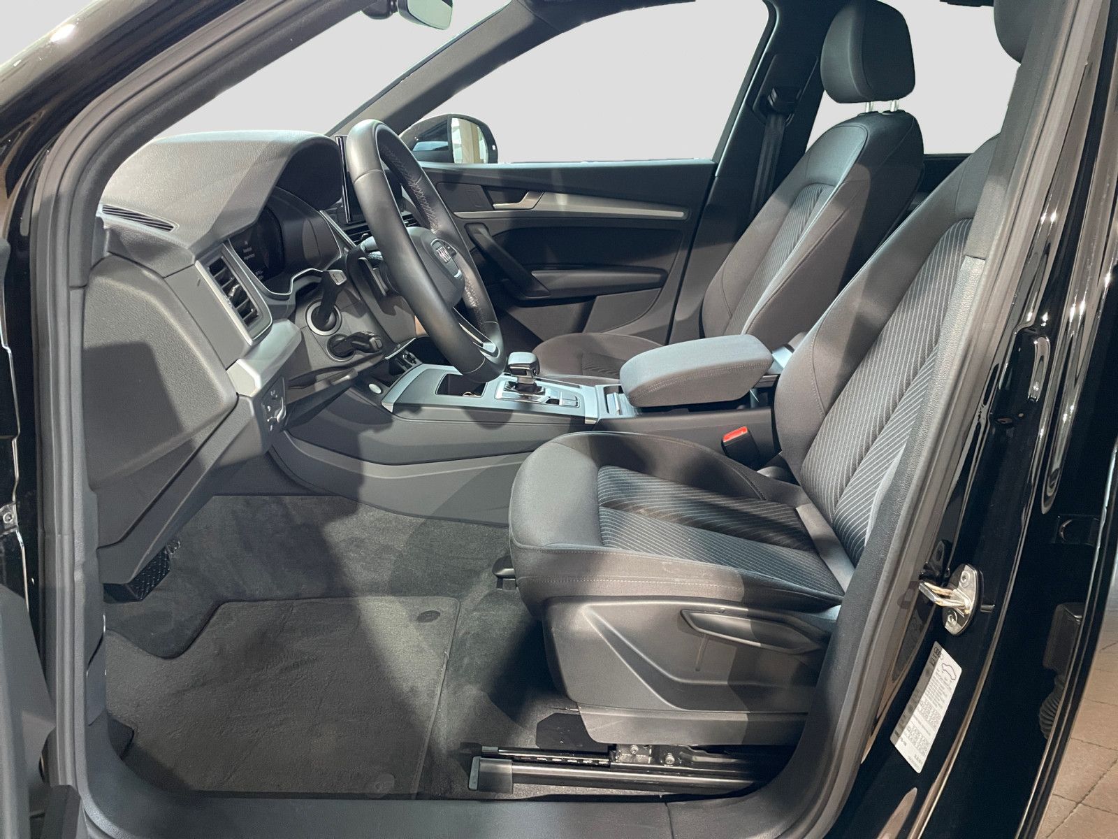 Audi Q5 40 TFSI quattro S-trc advanced - Samsaru's Car Outlet