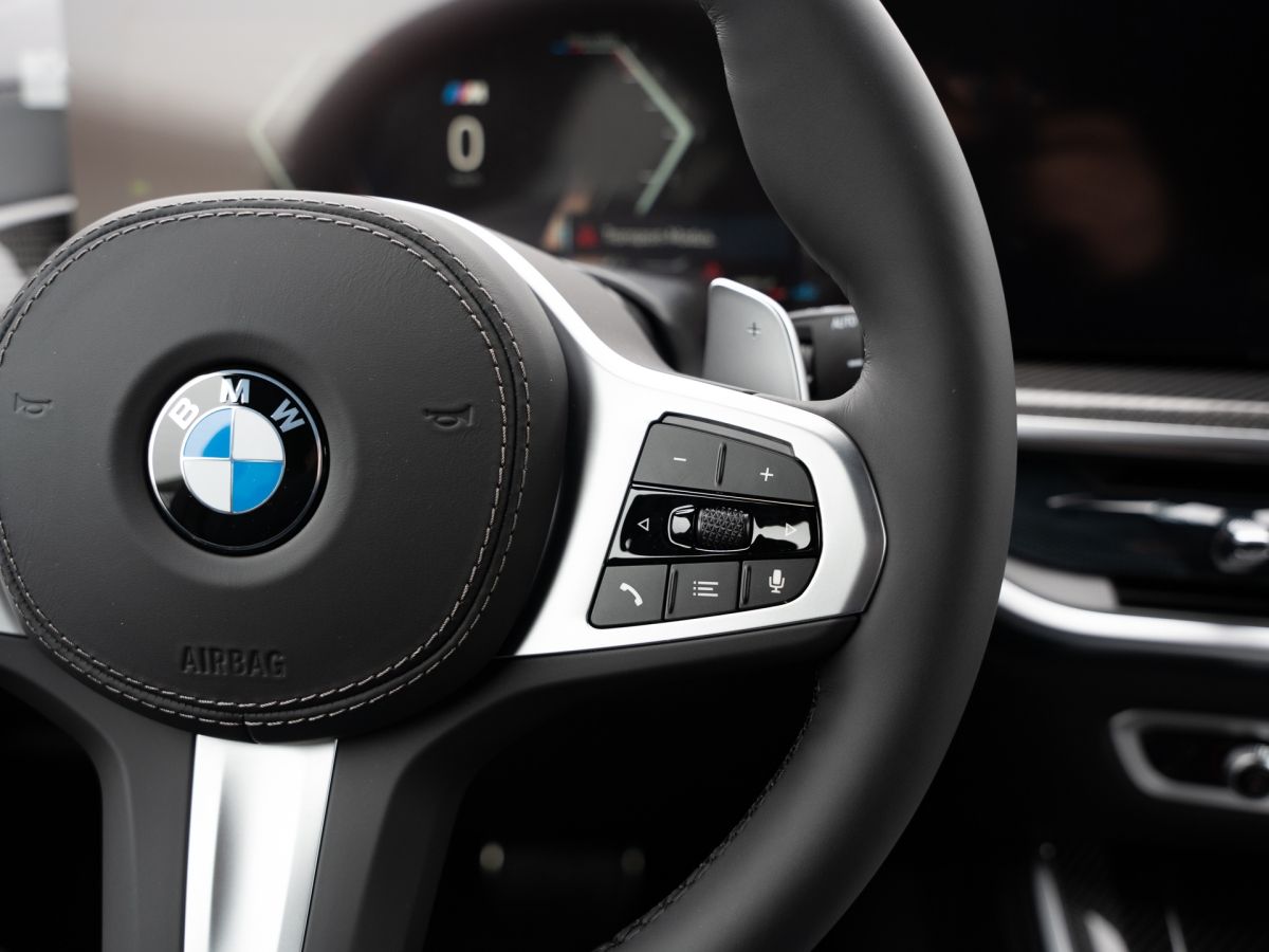BMW X5 xDrive 30d. M Sport. AHK. Pano LED Navi SHZ