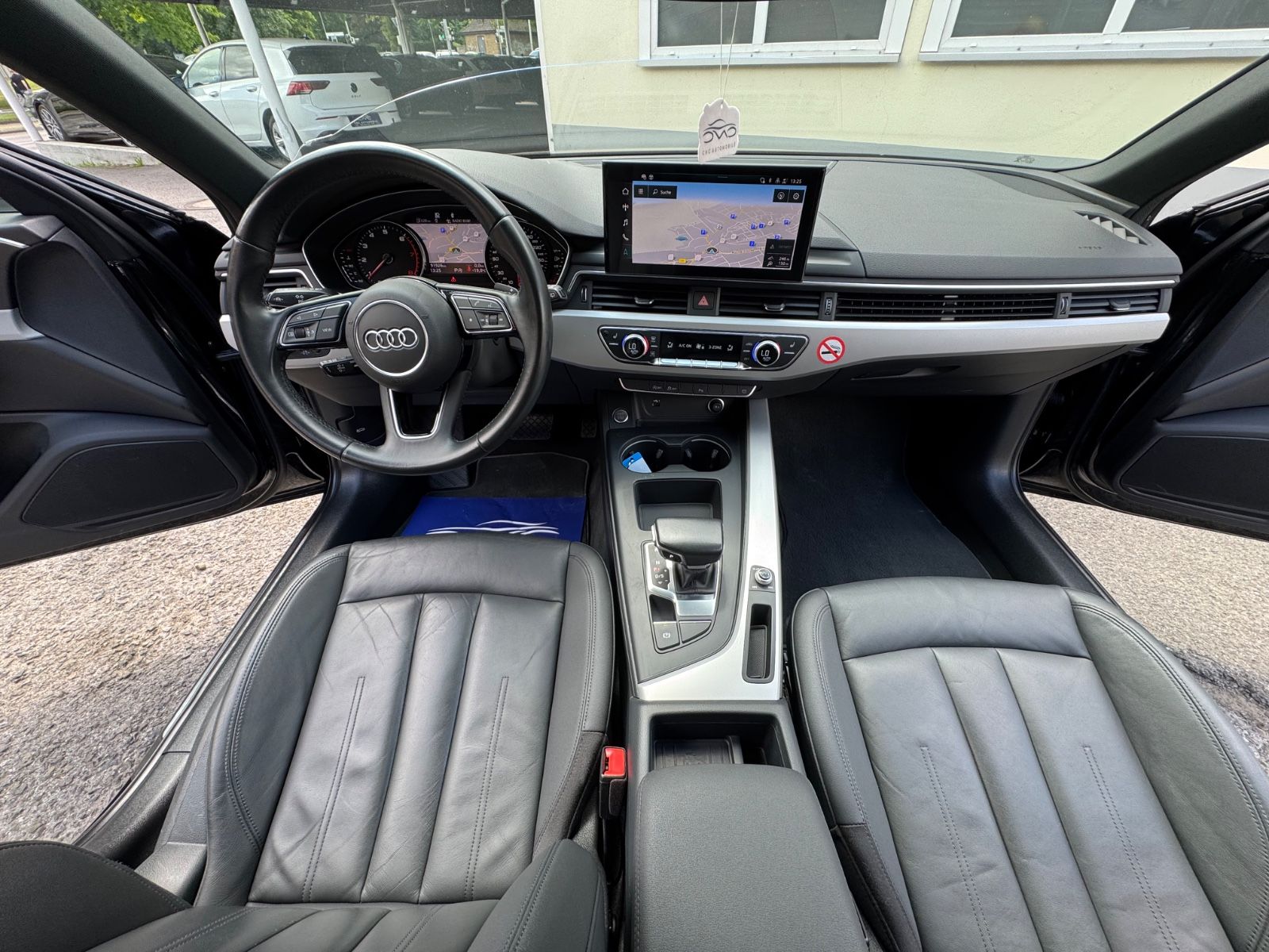 Audi A4 Avant 35 TFSI advanced - Samsaru's Car Outlet