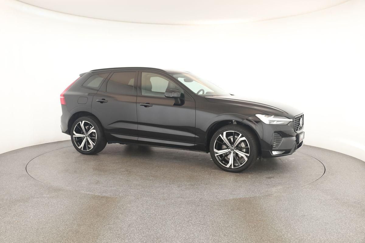 Volvo XC60 B4 AWD Plus Dark LED Pano ACC Kam 21" AHK