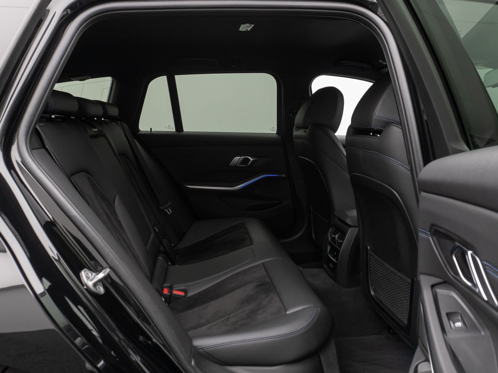 BMW 320d M Sport - Samsaru's Car Outlet
