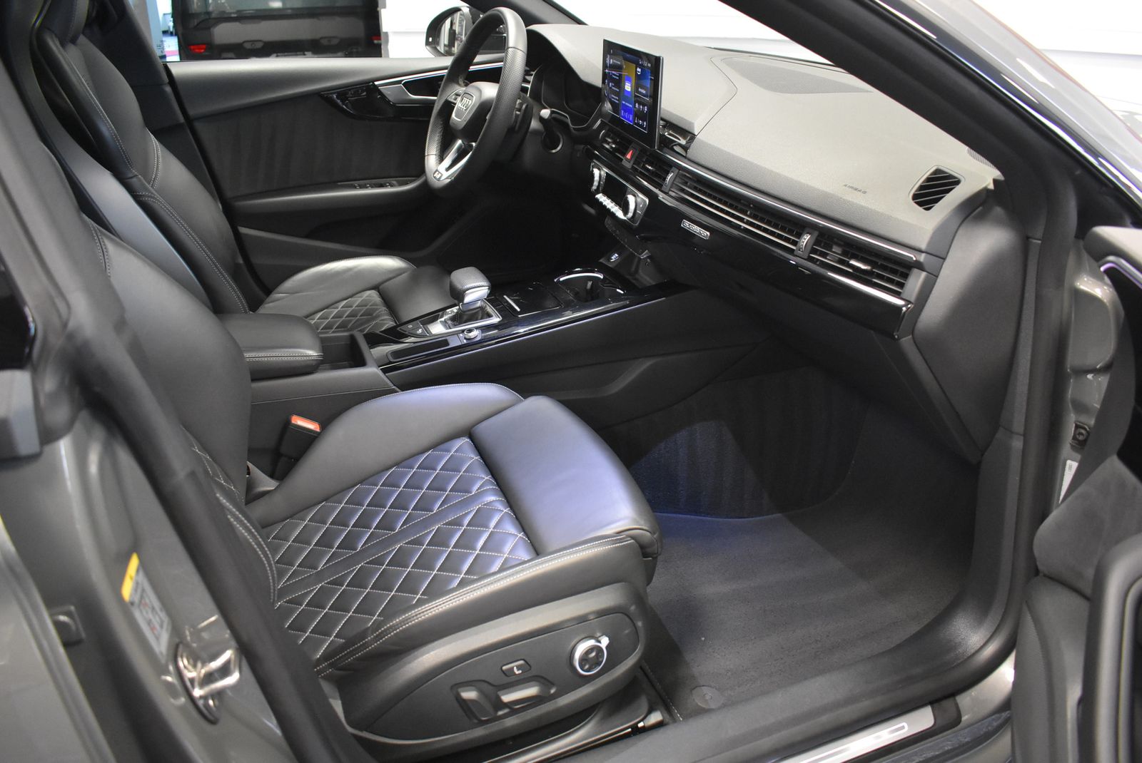 Audi A5 40 TDI Quattro S-line Competit Navi Panor AHK