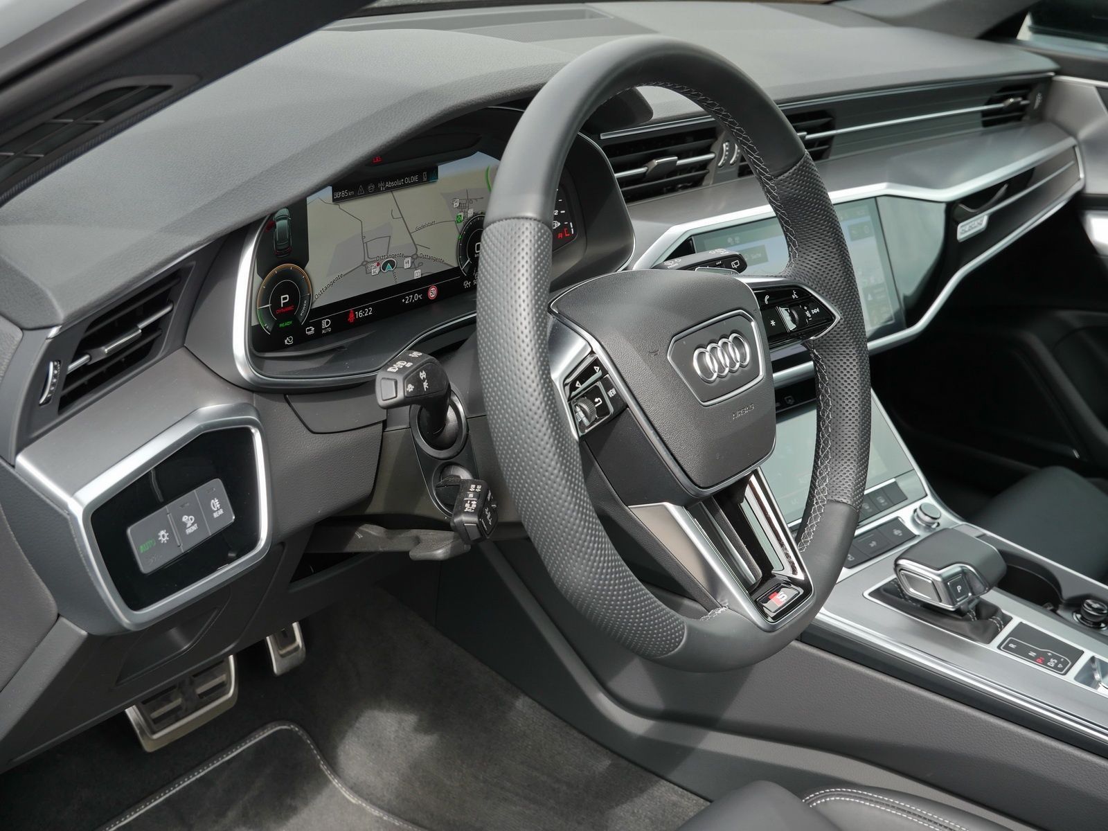 Audi A6 Avant 55 TFSI e qu. S line - Samsaru's Car Outlet