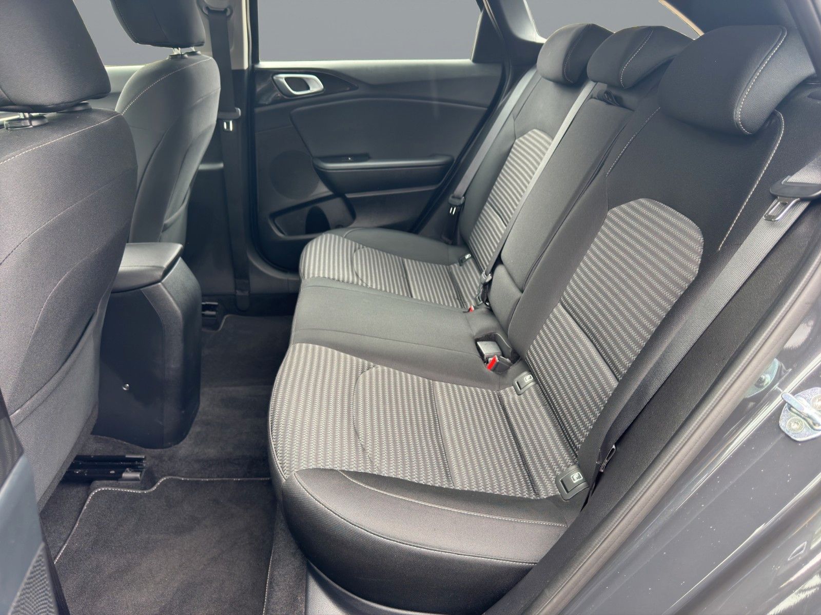 Kia cee'd / Ceed Vision - Samsaru's Car Outlet