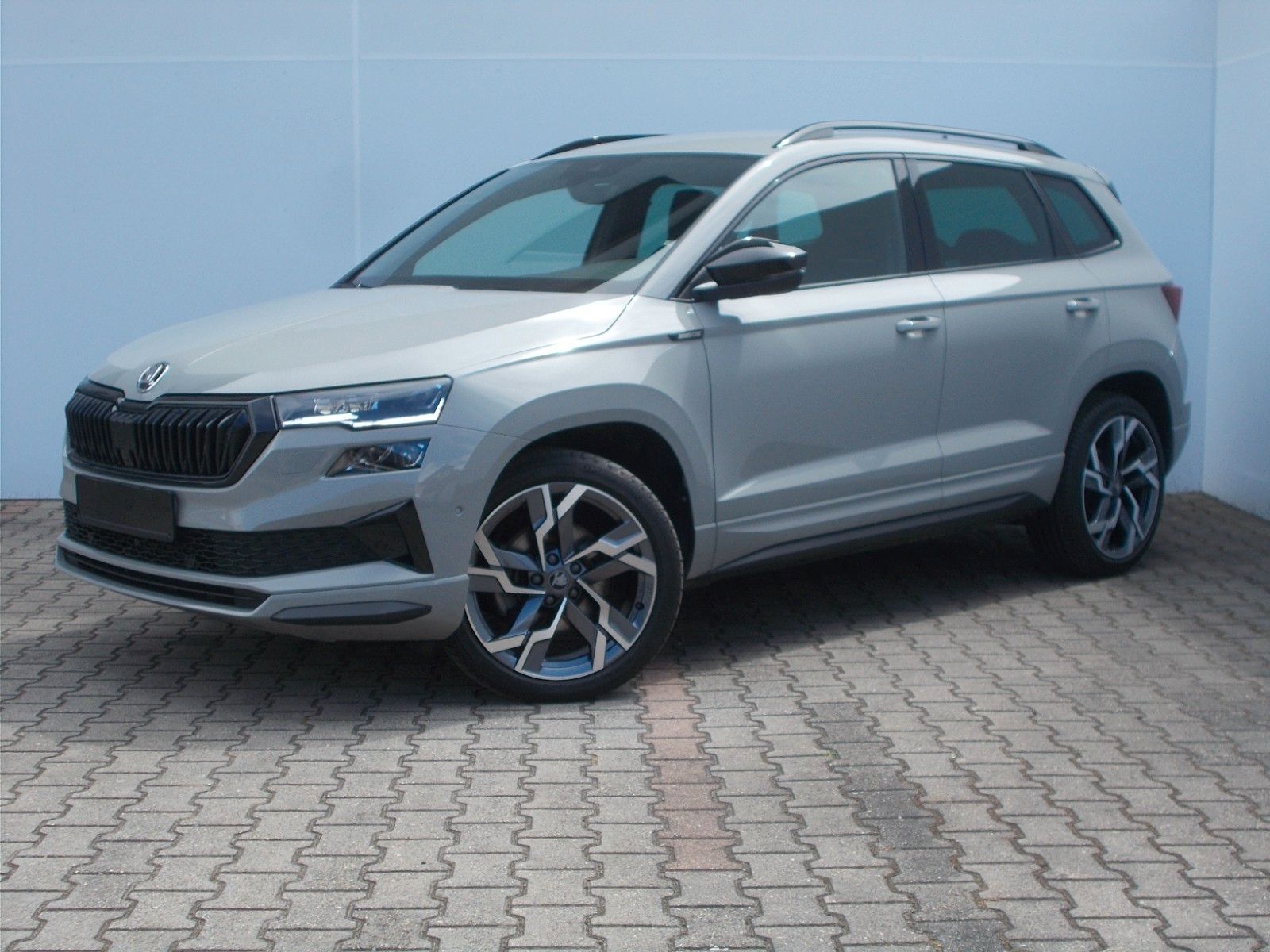 Skoda Karoq Sportline 2.0 TDI 4x4 * ACC * AHK * 360° !
