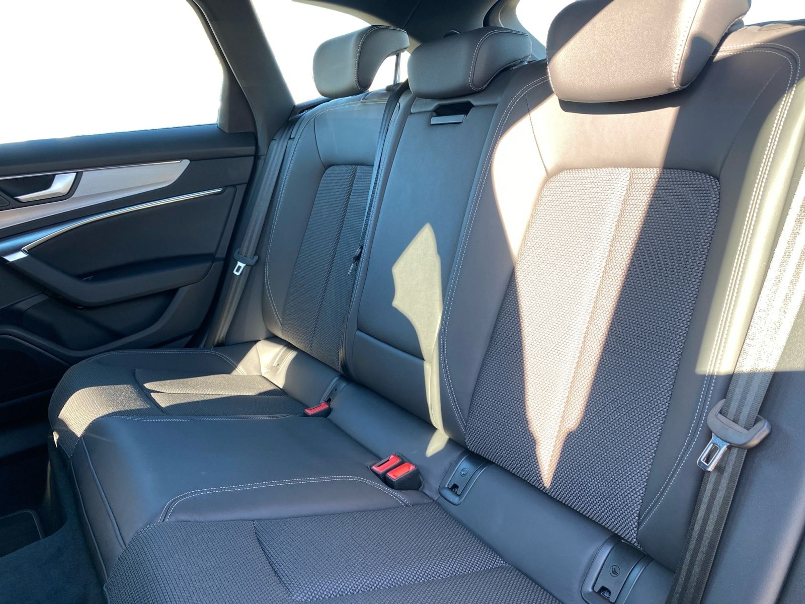 Audi A6 Avant 40 TDI S-Line S-Tronic - Samsaru's Car Outlet