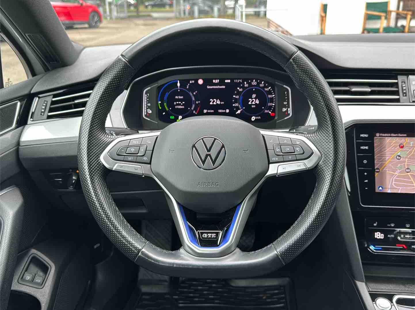 Volkswagen Passat Variant GTE - Samsaru's Car Outlet