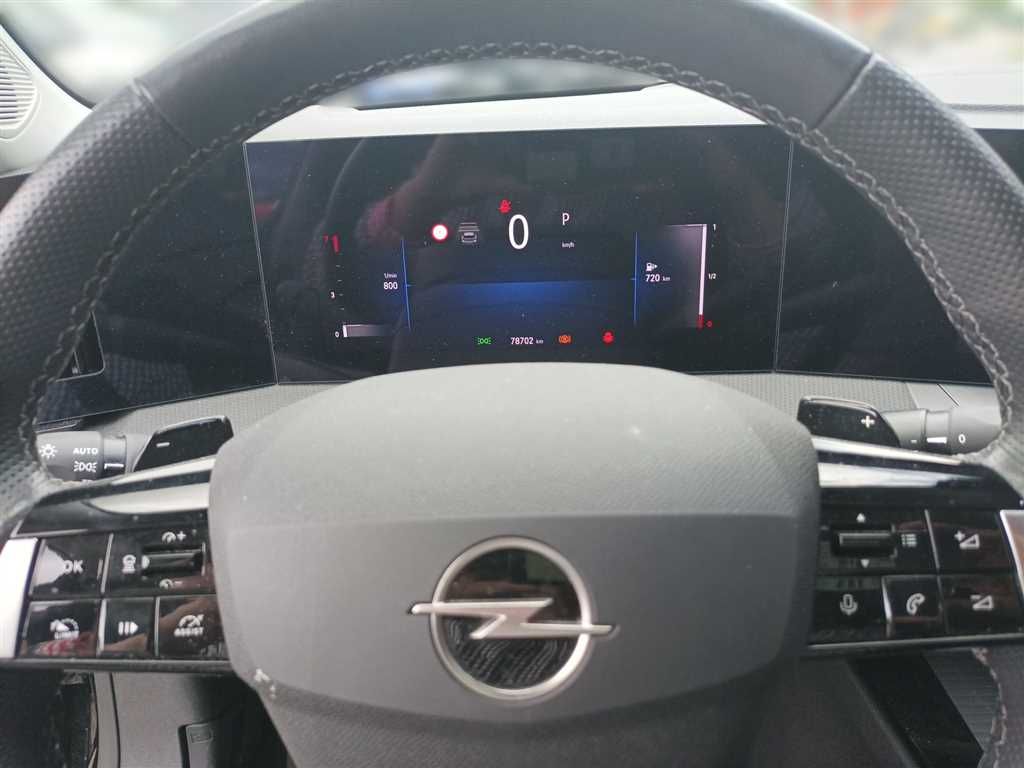 Opel Astra 1.2 Business - Samsaru's Car Outlet