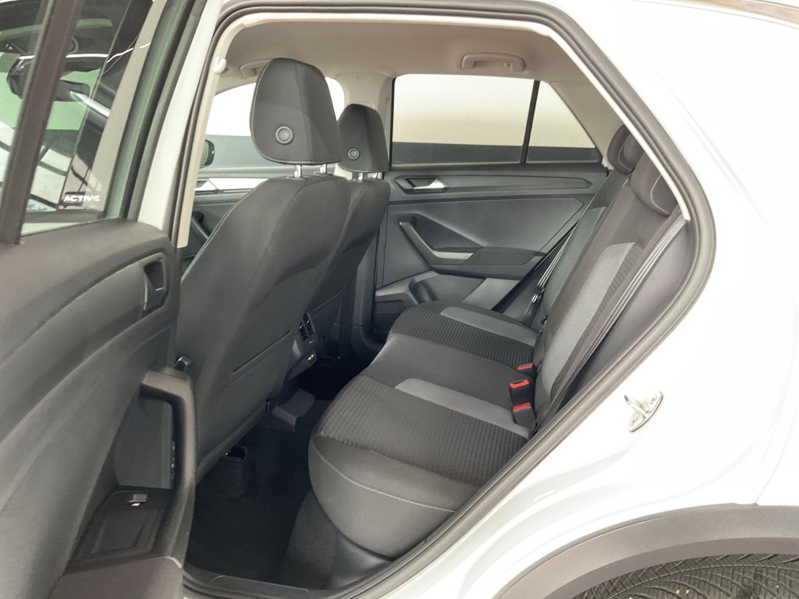 Volkswagen T-Roc 1.5 TSI DSG Active - Samsaru's Car Outlet