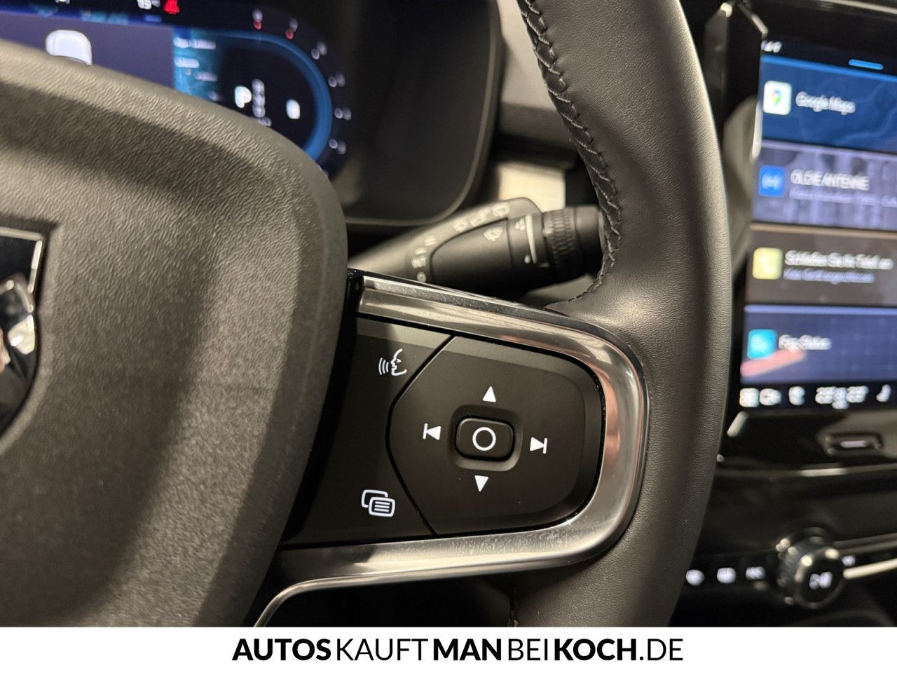 Volvo XC40 B3 DKG Core AHK LED SHZ/LHZ NAVI PDC/CAM!