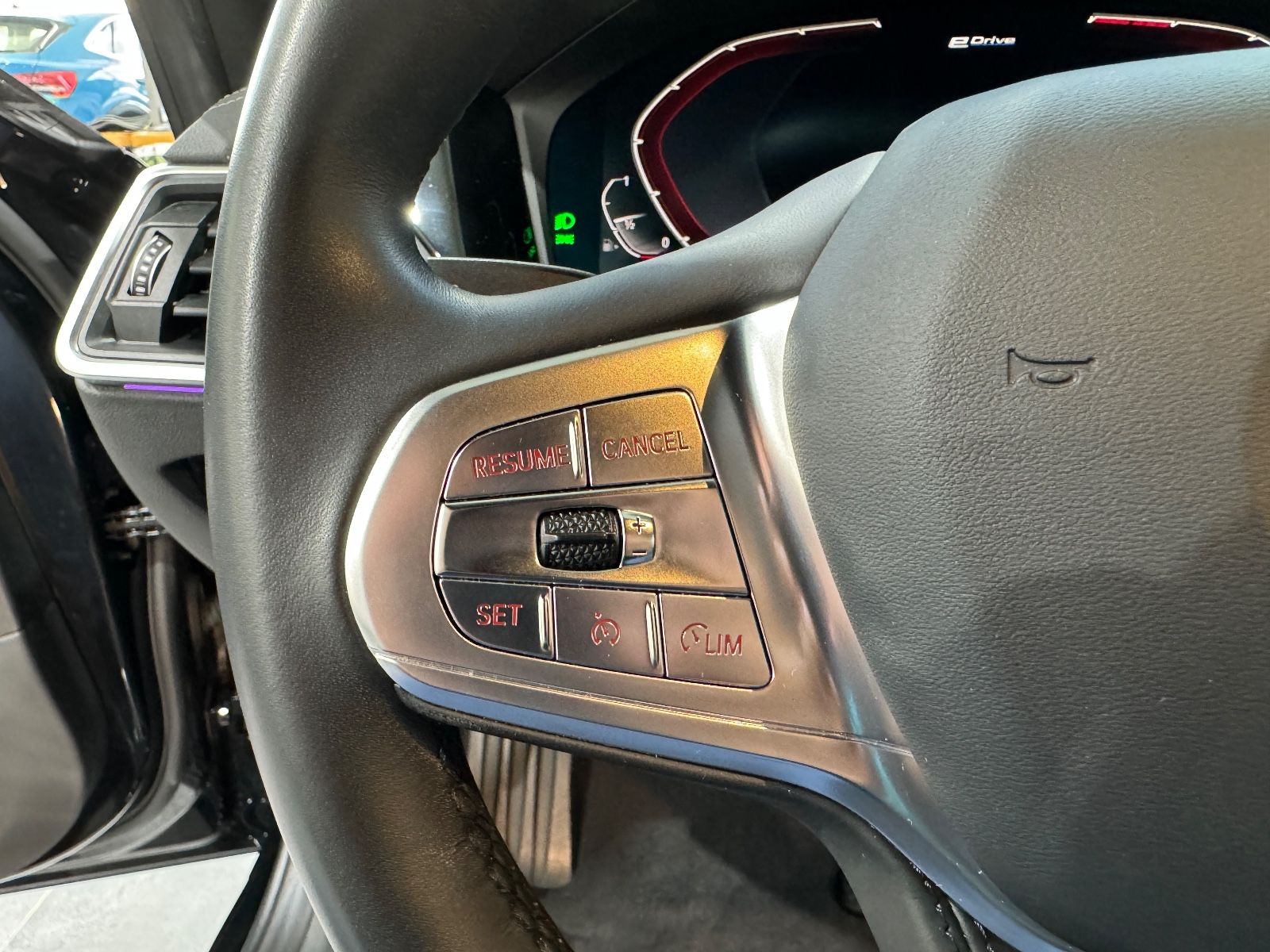 BMW 330 e Luxury Line Individual - Samsaru's Car Outlet