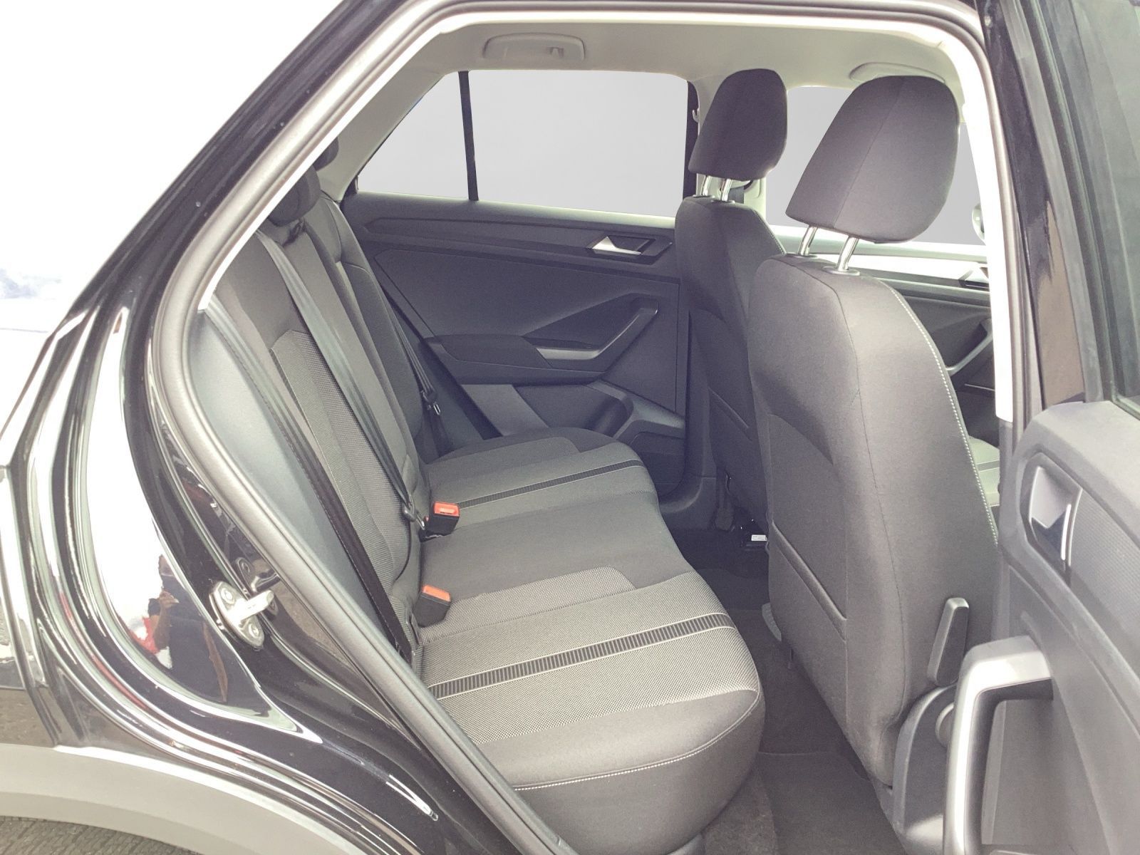 Volkswagen T-Roc 1.0 TSI LIFE - Samsaru's Car Outlet