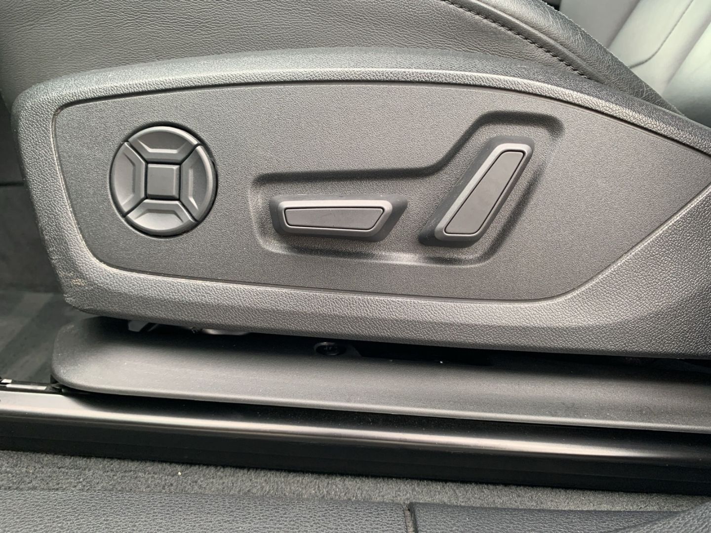 Audi Q3 45 TFSI quattro advanced - Samsaru's Car Outlet
