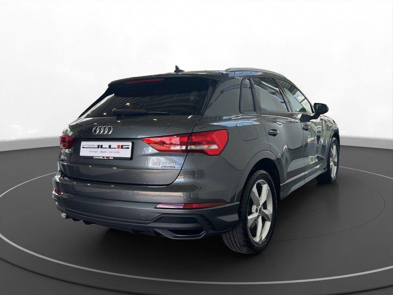 Audi Q3 40 TFSI quattro S-line - Samsaru's Car Outlet