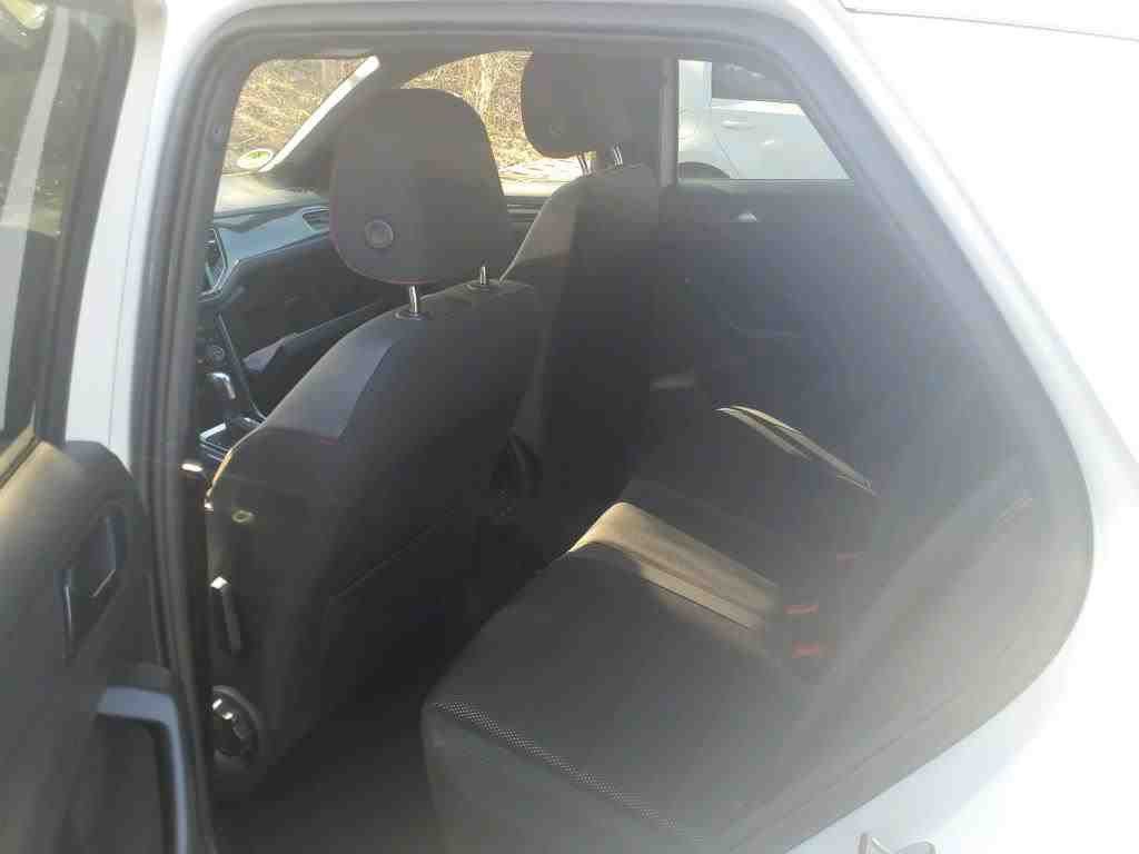 Volkswagen T-Roc 1.5 TSI DSG R-LINE - Samsaru's Car Outlet