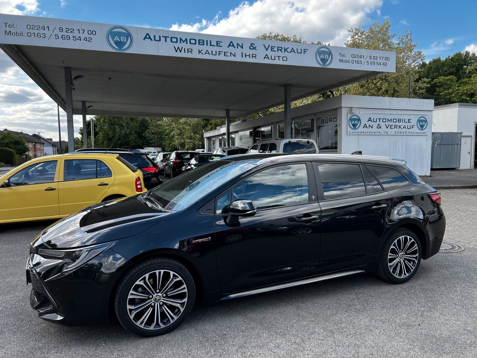 Toyota Corolla Touring Sports Hybrid Team D - Samsaru's Car Outlet