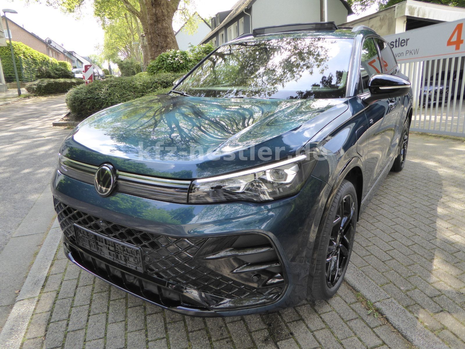 Volkswagen Tiguan eHybrid R-Line/Pano/Leder/AHK/20/Max/HUD