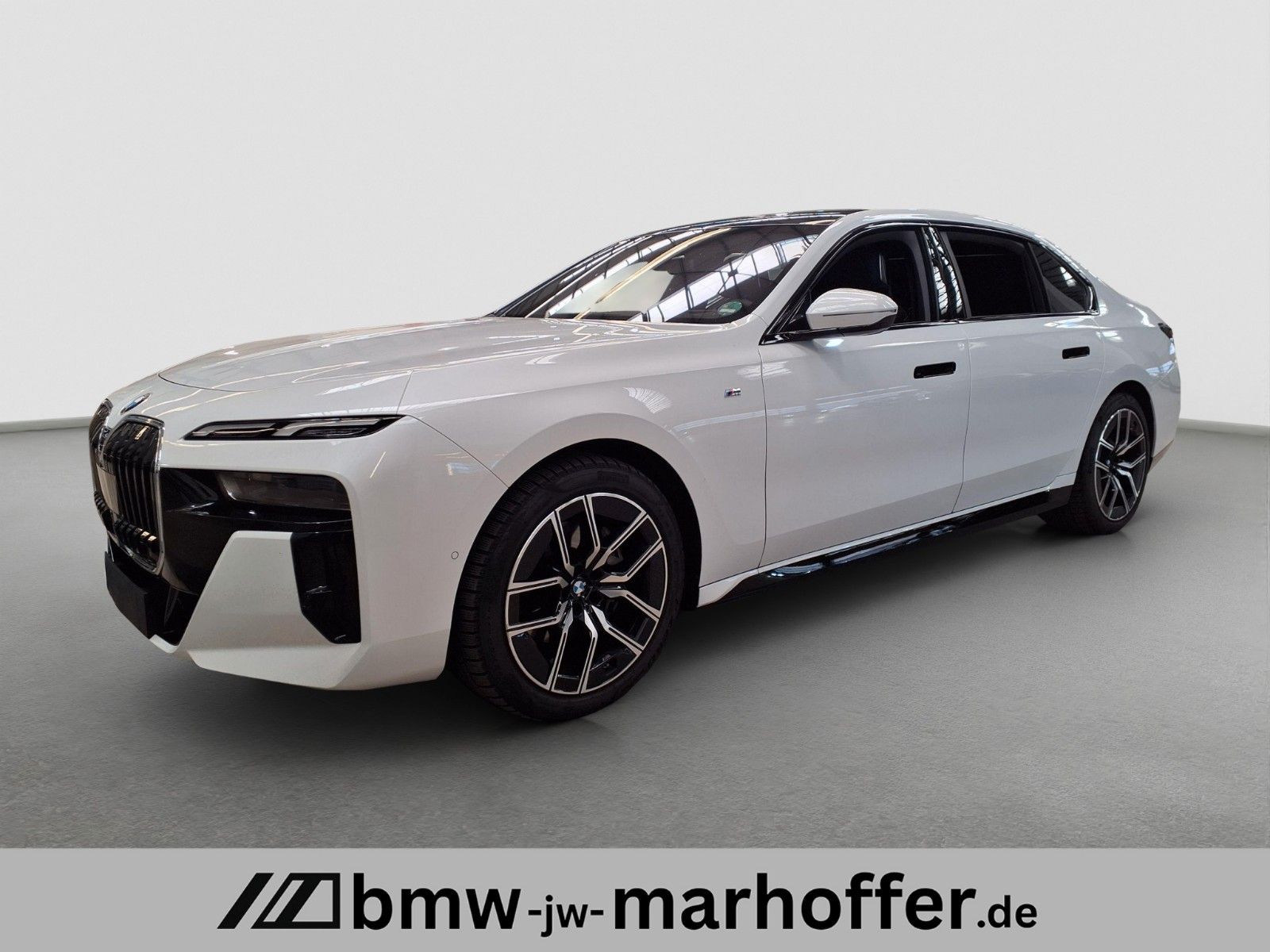 BMW 740 d xDrive MSport Cinemna TV PanDACH Iconic