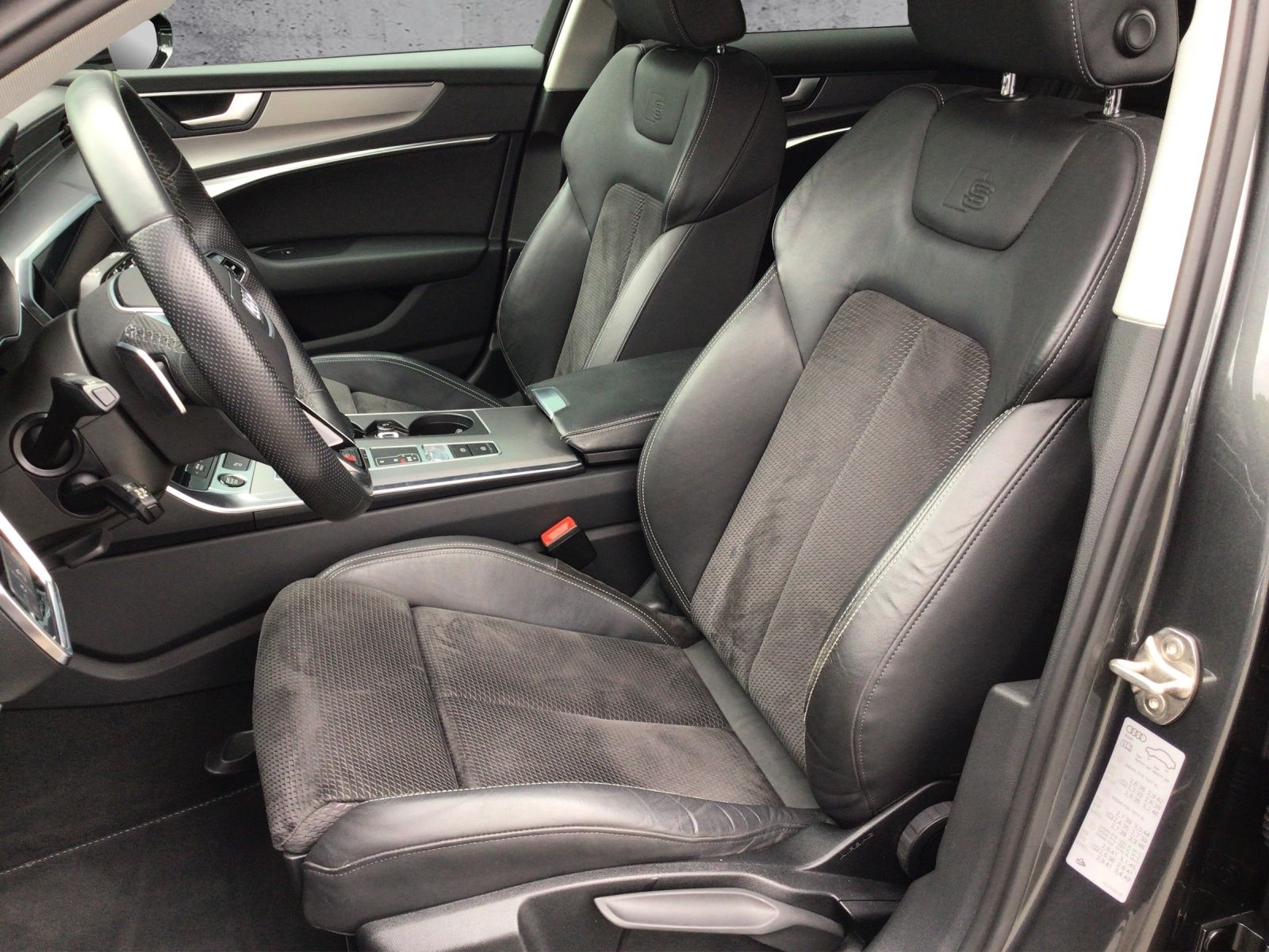 Audi A6 Avant 55 TFSIe quattro S-tronic - Samsaru's Car Outlet