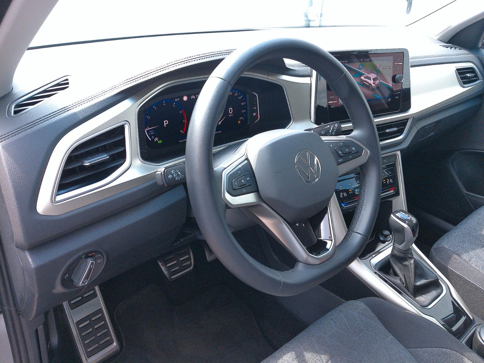 Volkswagen T-Roc 1.5 TSI DSG Move - Samsaru's Car Outlet