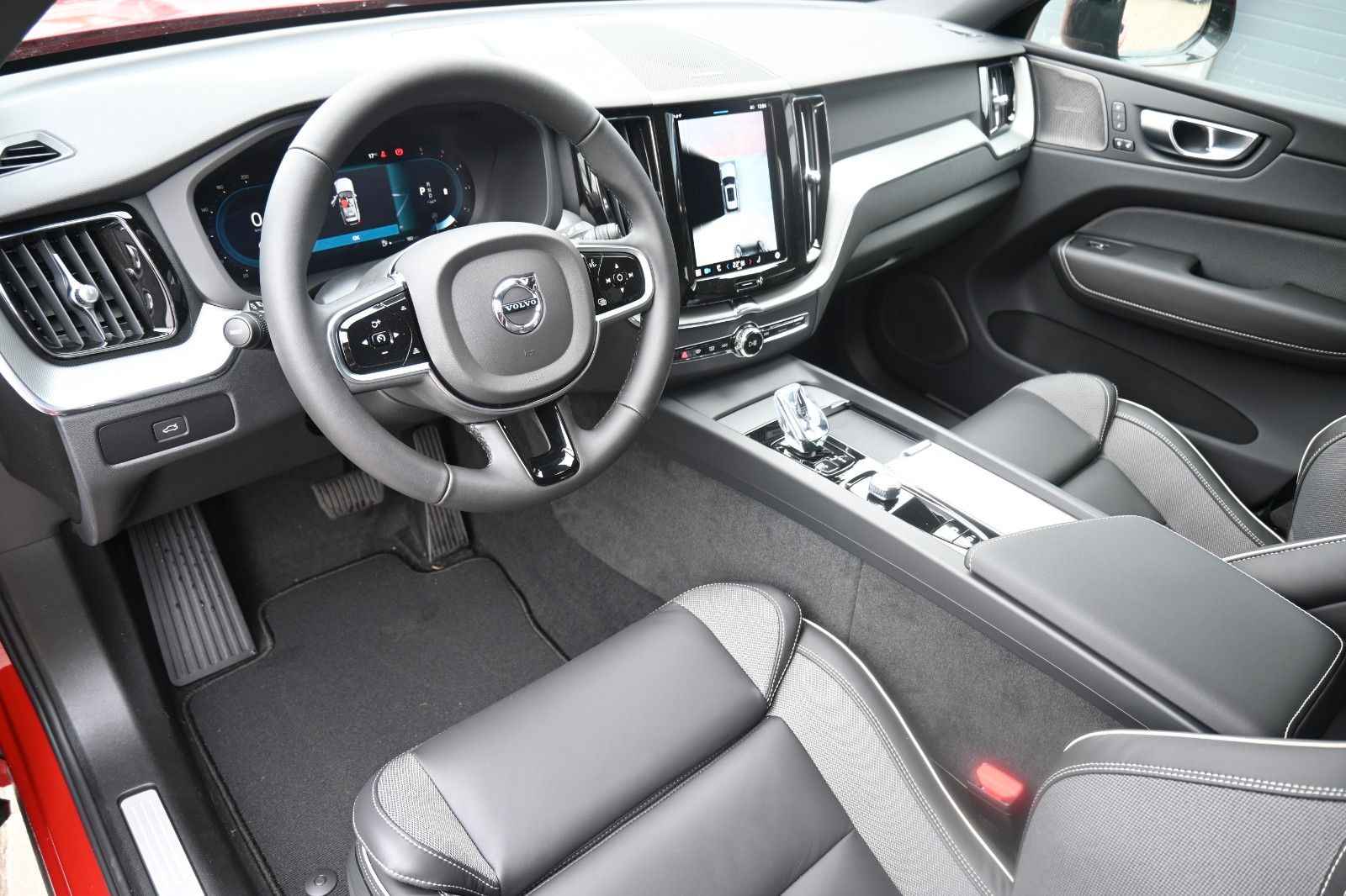 Volvo XC60 B4 D AWD Black *H&K*STDHZG*360°*ACC