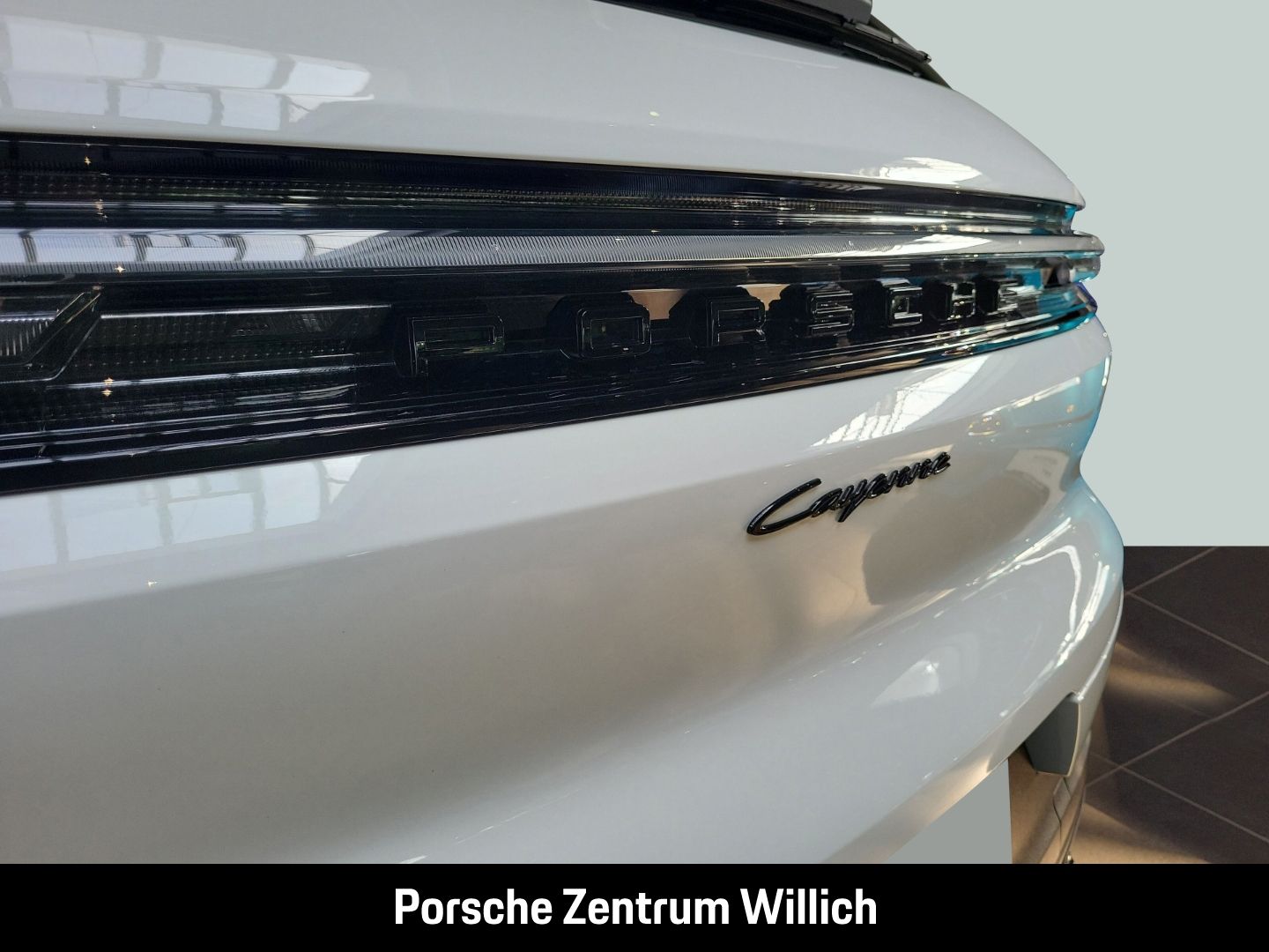 Porsche Cayenne Panoramadach Luftfederung LED-Matrix