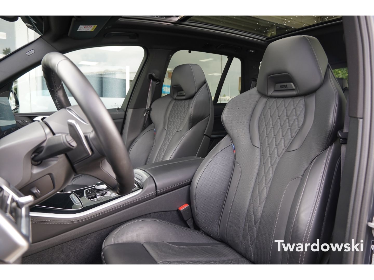 BMW X5 40d M Sport PANO HUD AHK Luft SOFT Massage