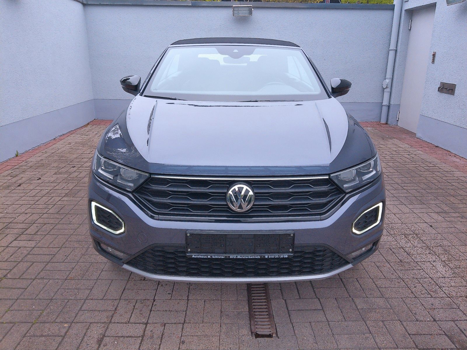 Volkswagen T-Roc Style Black - Samsaru's Car Outlet