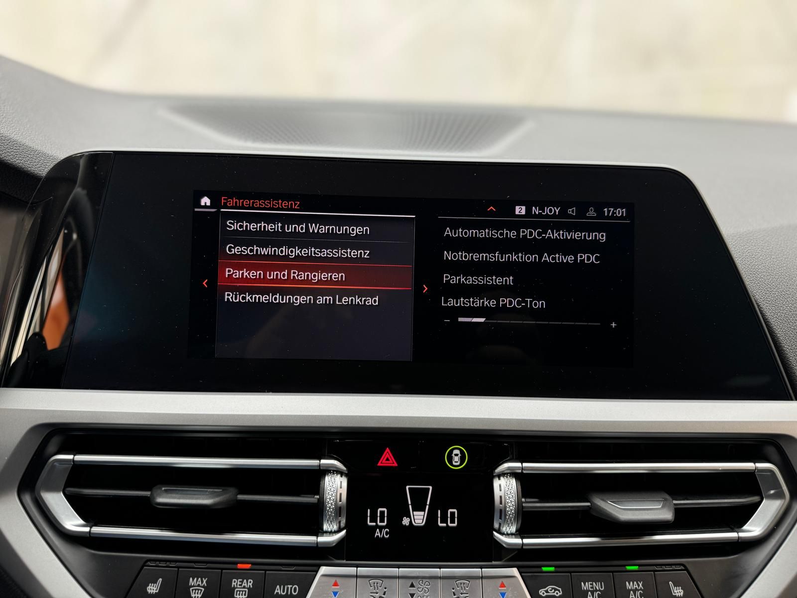 BMW 320i Advantage - Samsaru's Car Outlet
