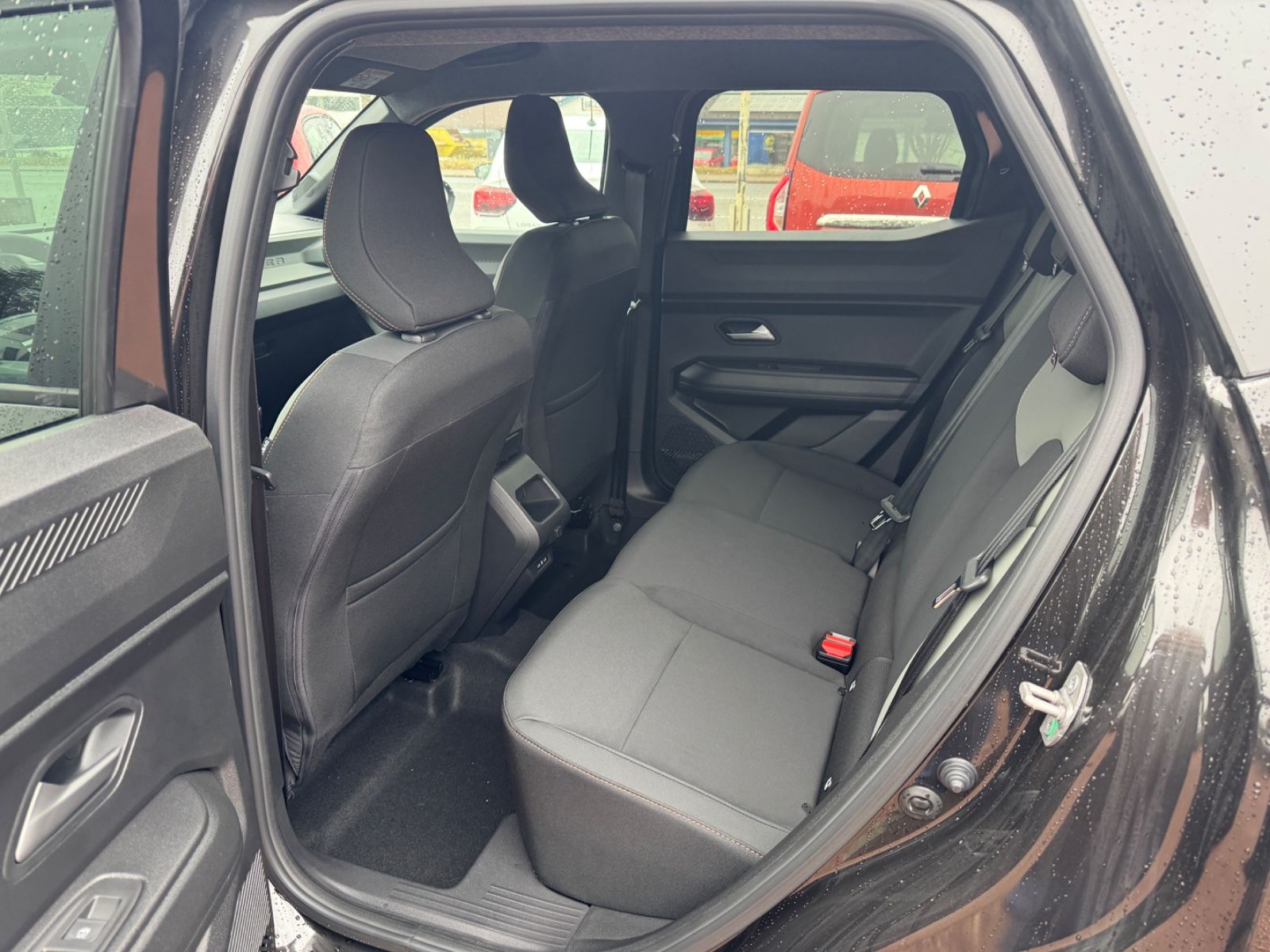 Dacia Neuer Duster Extreme TCE 130 - Samsaru's Car Outlet