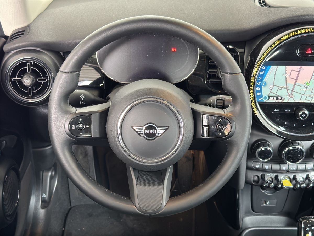 MINI Cooper SE - Samsaru's Car Outlet